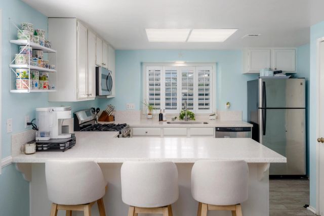 1237 Chambord Court, Oceanside, CA 92054