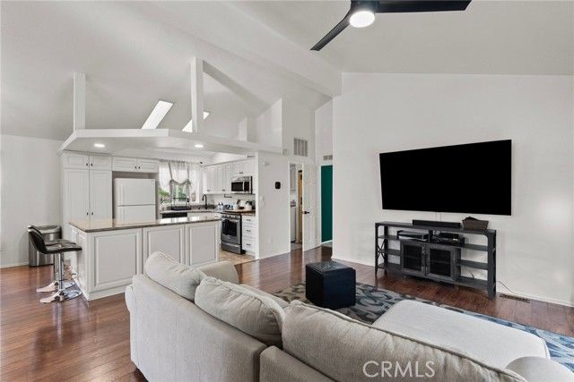 20095 Shadow Island Drive, Canyon Country (santa Clarita), CA 91351