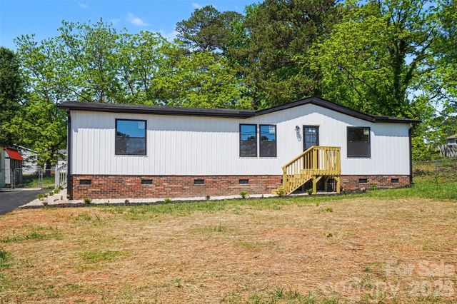 212 S Upright Street, Landis, NC 28088