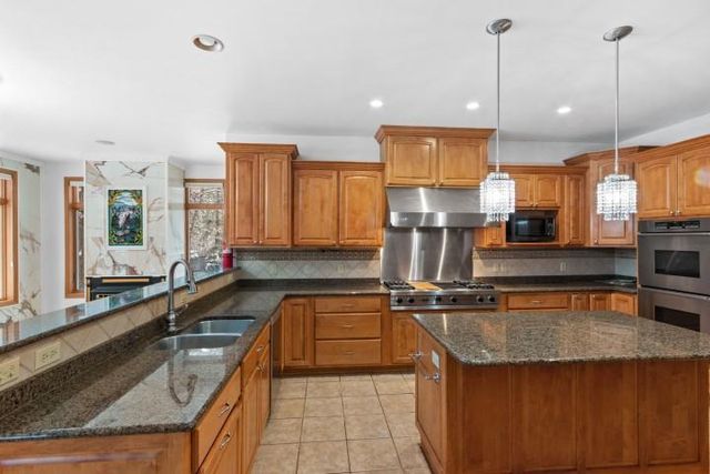 152 MAPLE BLUFF ROAD NORTH, Stevens Point, WI 54482