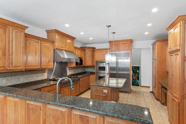 152 MAPLE BLUFF ROAD NORTH, Stevens Point, WI 54482