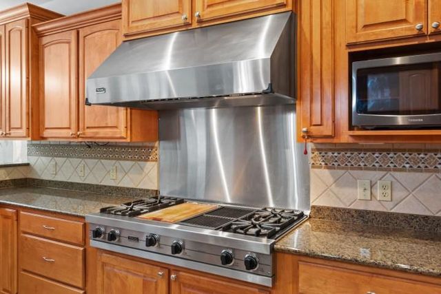 152 MAPLE BLUFF ROAD NORTH, Stevens Point, WI 54482