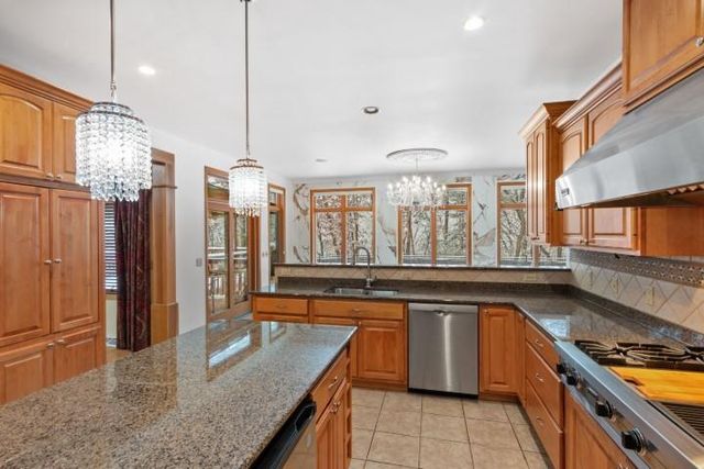 152 MAPLE BLUFF ROAD NORTH, Stevens Point, WI 54482