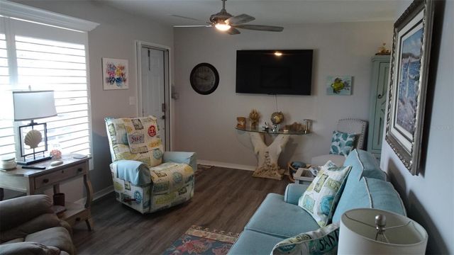 7868 40TH AVENUE N 7868, St Petersburg, FL 33709