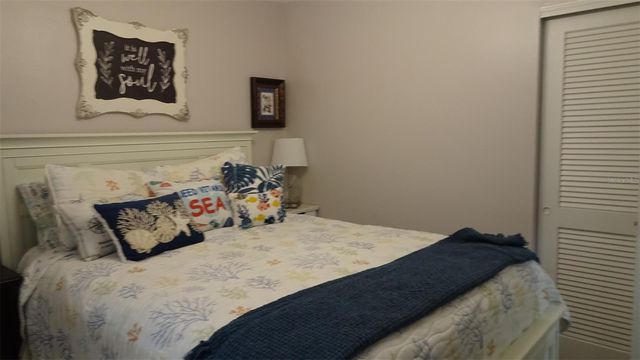 7868 40TH AVENUE N 7868, St Petersburg, FL 33709