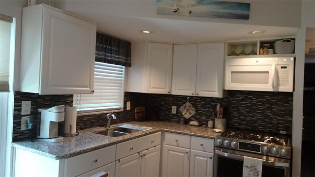 7868 40TH AVENUE N 7868, St Petersburg, FL 33709