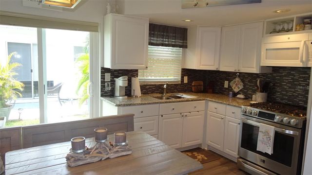 7868 40TH AVENUE N 7868, St Petersburg, FL 33709