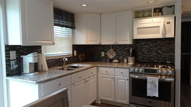 7868 40TH AVENUE N 7868, St Petersburg, FL 33709