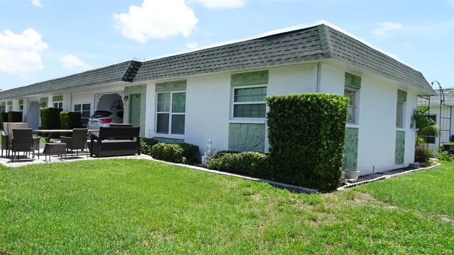 7868 40TH AVENUE N 7868, St Petersburg, FL 33709