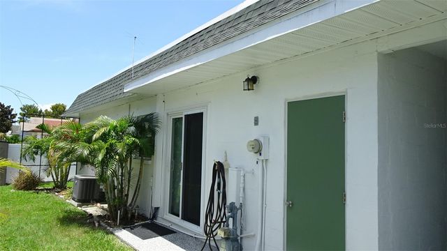 7868 40TH AVENUE N 7868, St Petersburg, FL 33709