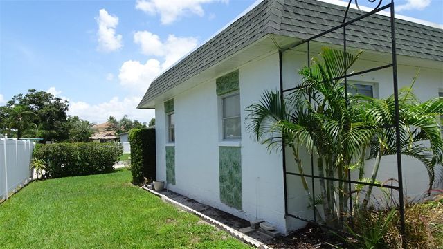 7868 40TH AVENUE N 7868, St Petersburg, FL 33709