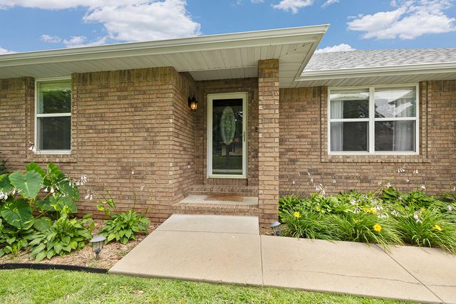 806 N 13th Street, Ozark, MO 65721