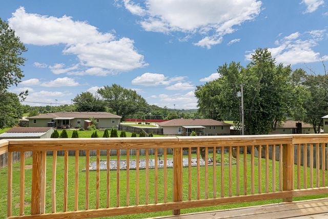 806 N 13th Street, Ozark, MO 65721