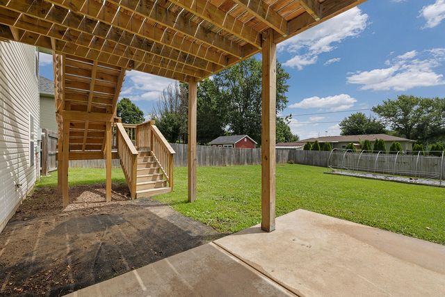 806 N 13th Street, Ozark, MO 65721