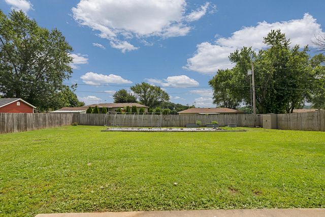 806 N 13th Street, Ozark, MO 65721