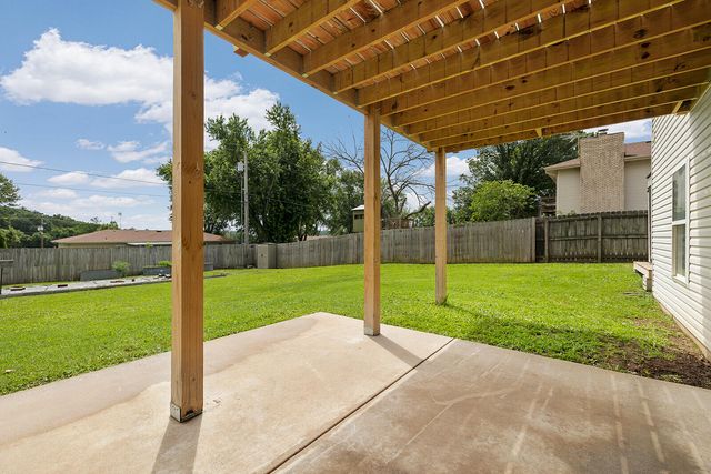 806 N 13th Street, Ozark, MO 65721