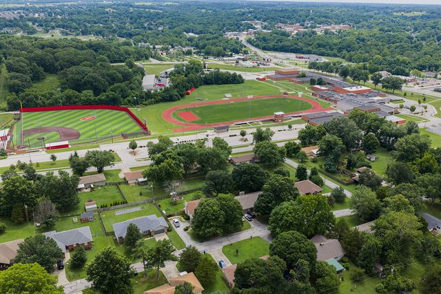806 N 13th Street, Ozark, MO 65721