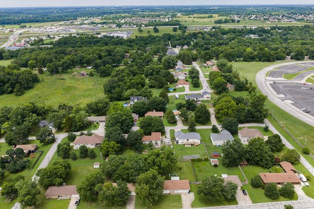 806 N 13th Street, Ozark, MO 65721