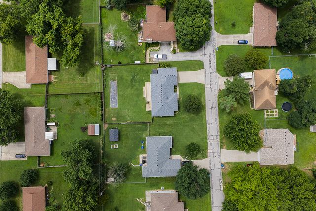 806 N 13th Street, Ozark, MO 65721