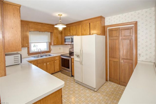 4012 Buchanan DR, Hampton, VA 23669