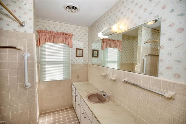 4012 Buchanan DR, Hampton, VA 23669