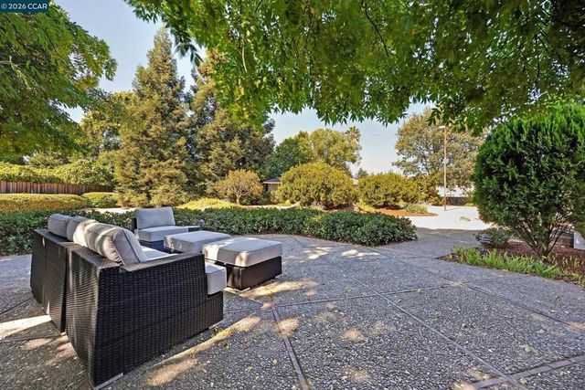 2548 Casa Grande Ct, Walnut Creek, CA 94598
