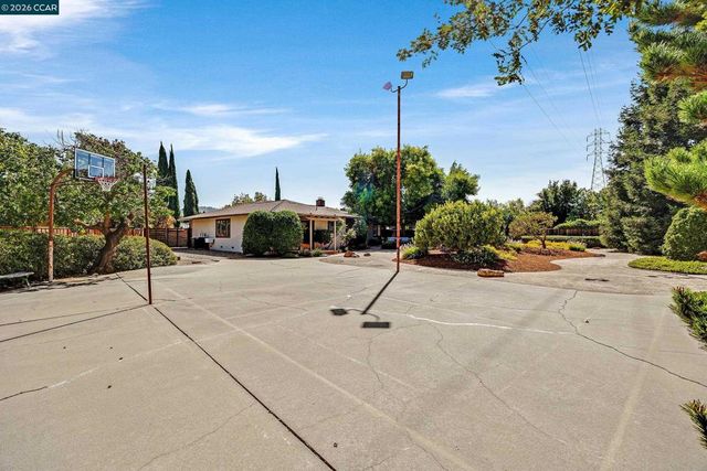 2548 Casa Grande Ct, Walnut Creek, CA 94598