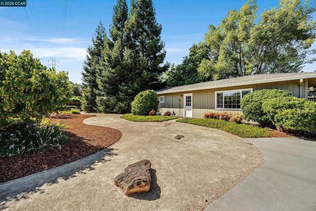 2548 Casa Grande Ct, Walnut Creek, CA 94598