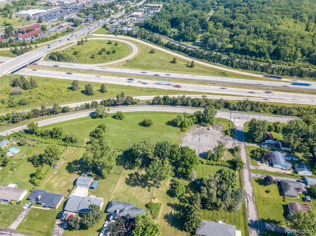 45109 I-94 South Service Drive, Belleville, MI 48111