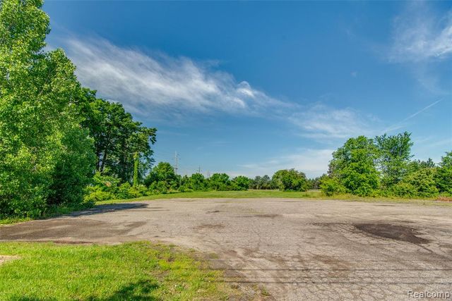 45109 I-94 South Service Drive, Belleville, MI 48111