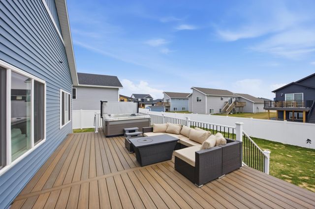 7238 27th Street S, Fargo, ND 58104