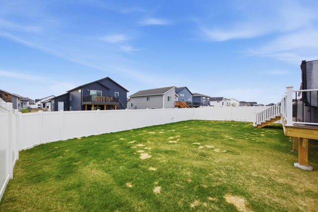 7238 27th Street S, Fargo, ND 58104