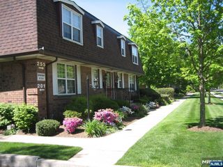 255 Piermont Road 6, Cresskill, NJ 07626