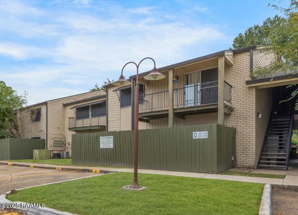 220 Doucet Road 128 D, Lafayette, LA 70503
