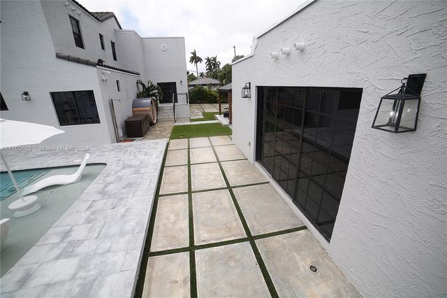 1345 Hollywood Boulevard, Hollywood, FL 33019