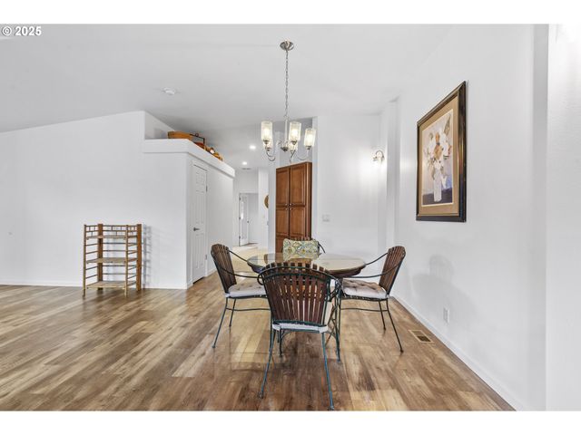 886 Se BONNIE BURKE Dr, Estacada, OR 97023