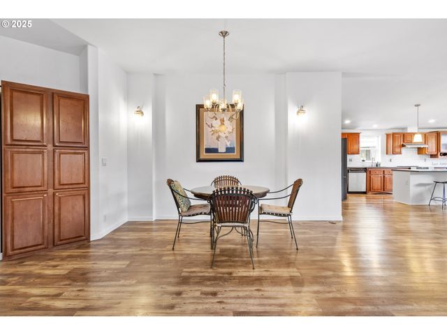 886 Se BONNIE BURKE Dr, Estacada, OR 97023