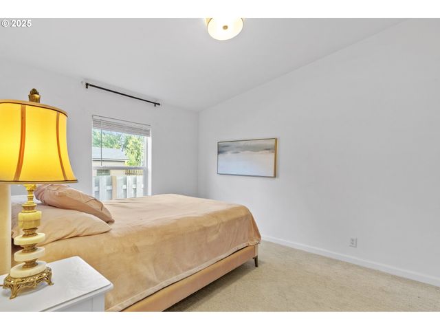 886 Se BONNIE BURKE Dr, Estacada, OR 97023