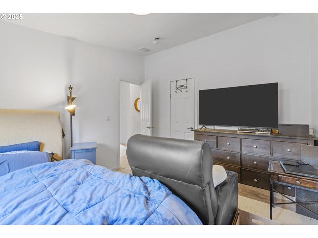 886 Se BONNIE BURKE Dr, Estacada, OR 97023