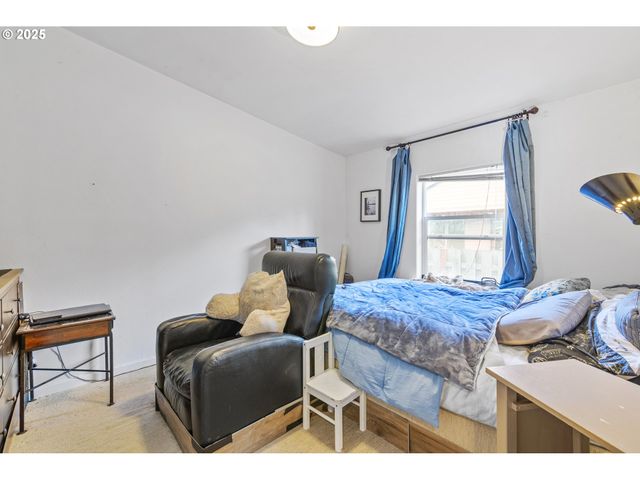 886 Se BONNIE BURKE Dr, Estacada, OR 97023