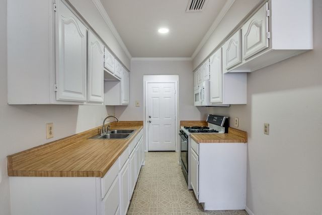 1229 Greenbrier Drive, Mesquite, TX 75149