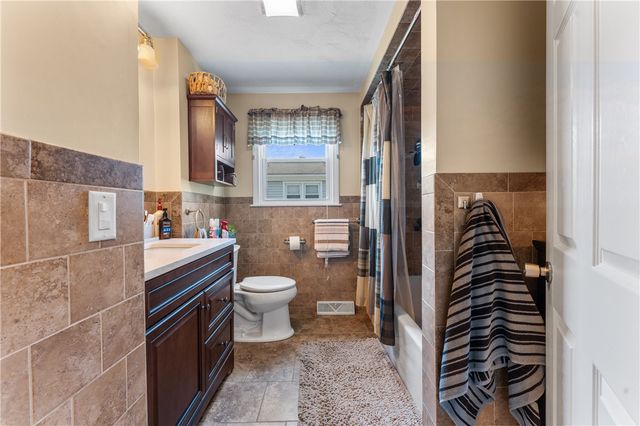 149 Grassmere Avenue, East Providence, RI 02914