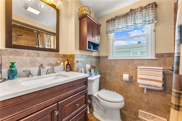 149 Grassmere Avenue, East Providence, RI 02914