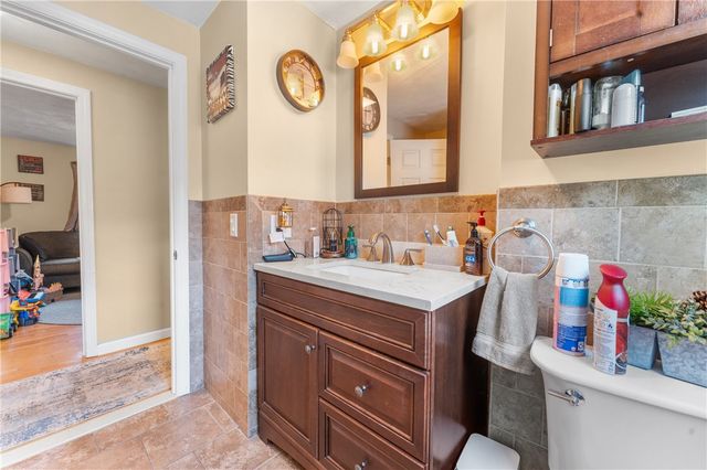 149 Grassmere Avenue, East Providence, RI 02914