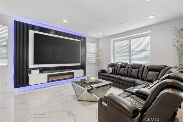 9701 Hawkeye Lane, Anaheim, CA 92804