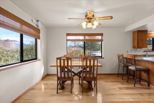 1422 Wineteer Lane, Grants Pass, OR 97527