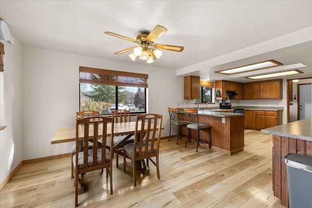 1422 Wineteer Lane, Grants Pass, OR 97527