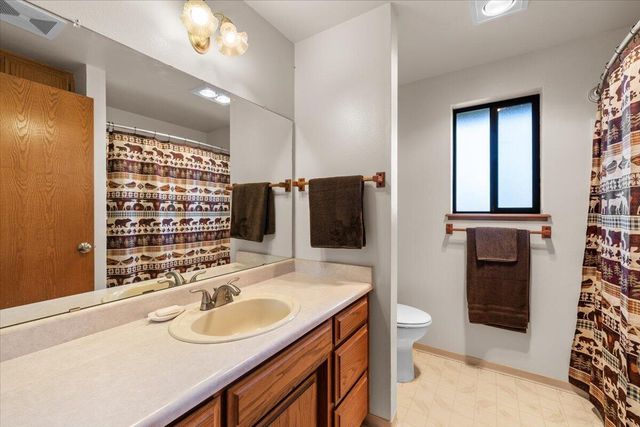 1422 Wineteer Lane, Grants Pass, OR 97527