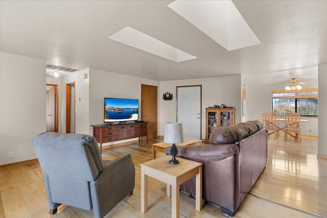 1422 Wineteer Lane, Grants Pass, OR 97527