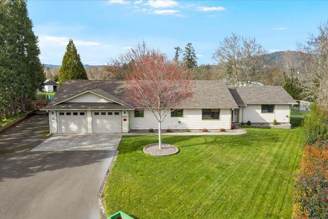 1422 Wineteer Lane, Grants Pass, OR 97527